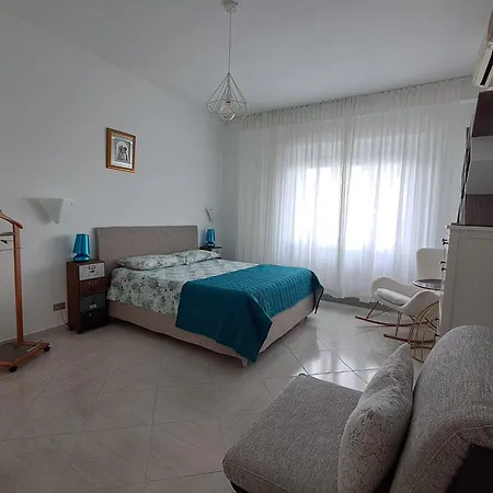 Vado Sul Mare Apartment *