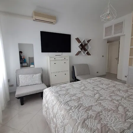 Vado Sul Mare Apartment *