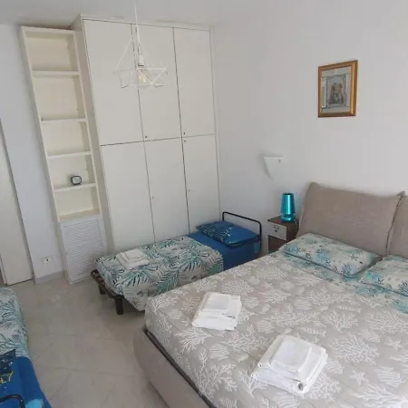 Vado Sul Mare Apartment *